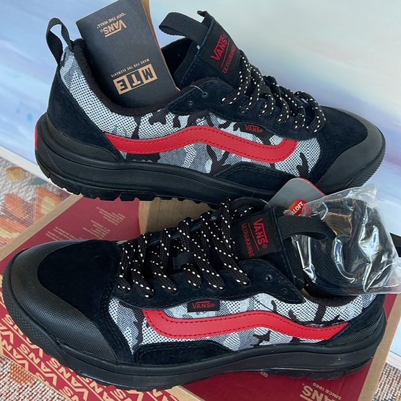 Vans WMNS Ultrarange Exo
Arctic Camo Black
VN0A5KS4BLK
Sneakers - Picture 11 of 16